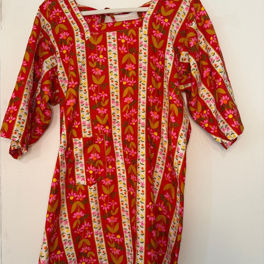 Retro vintage open back floral shirt/work shirt